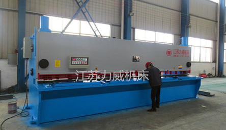 QC11Y/K普通、數(shù)控液壓閘式剪板機